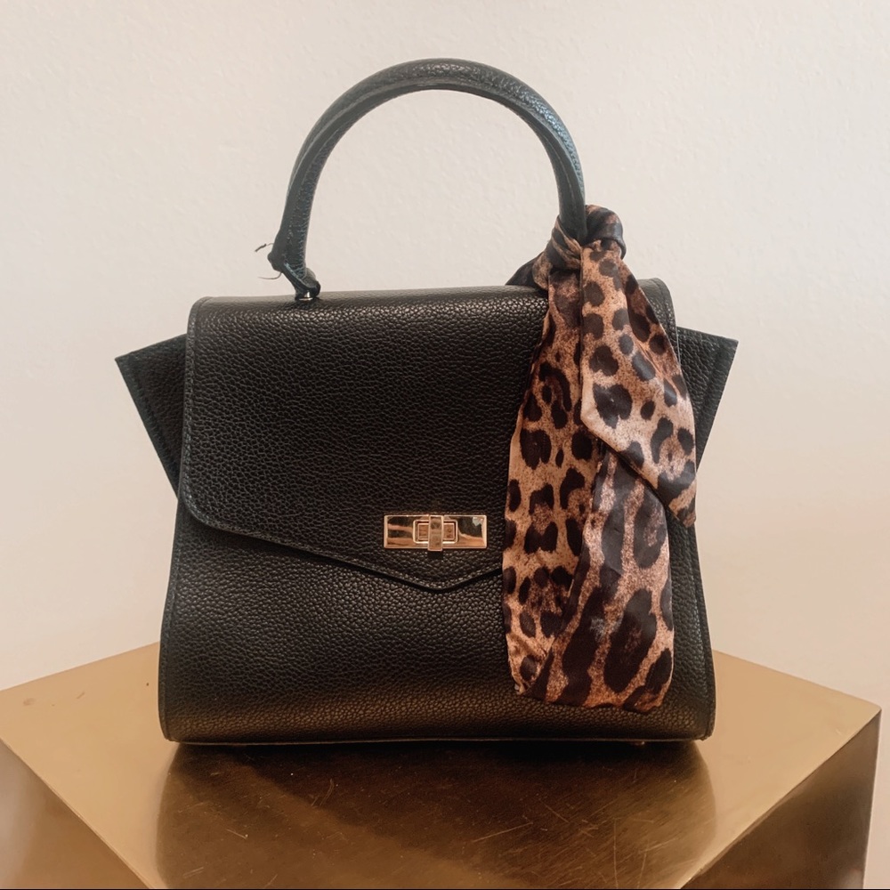 Steve Madden Handbag W/Cheetah scarf 🖤